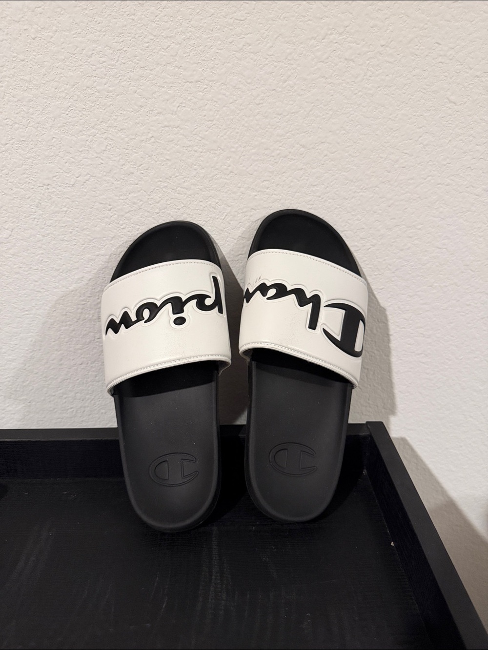 Women’s Slides